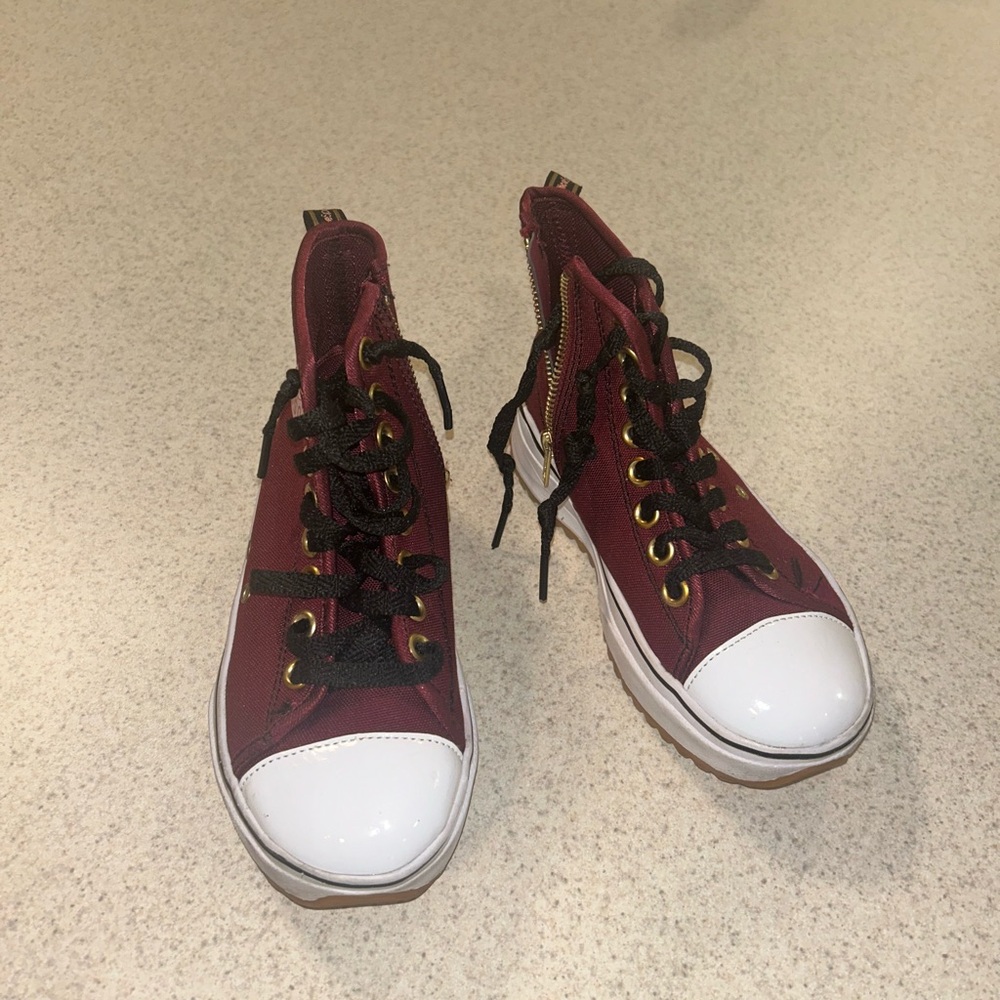 1Y justice shoes
